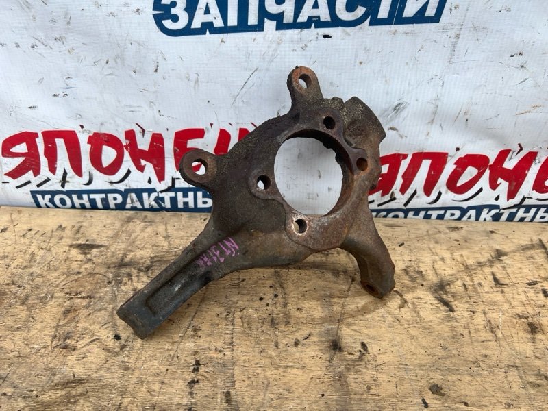 Цапфа Nissan X-Trail NT31 MR20DE передняя правая (б/у)
