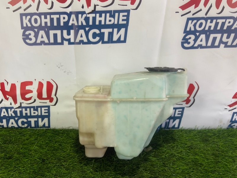 Бачок стеклоомывателя Toyota Caldina ST210 3S-FE (б/у)