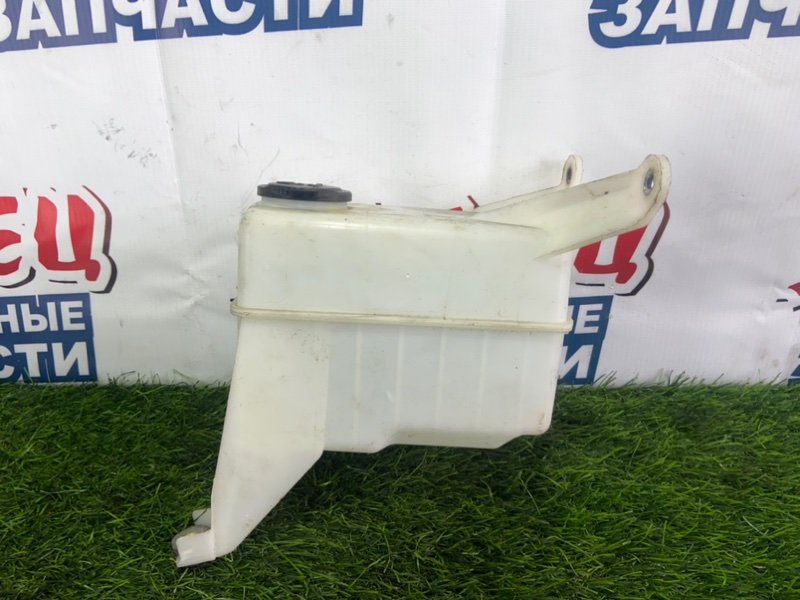 Бачок стеклоомывателя Toyota Lite Ace CR52 3C-E (б/у)