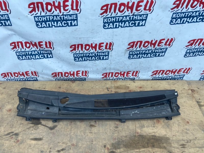 Планка под дворники TOYOTA VITZ KSP130 1KR-FE (б/у)