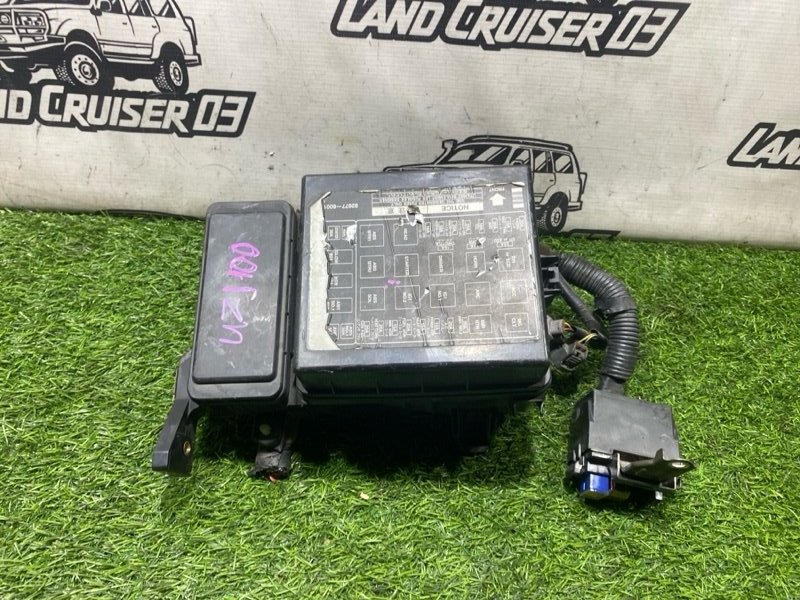 Блок предохранителей под капот TOYOTA LAND CRUISER UZJ100 2UZ-FE (б/у)