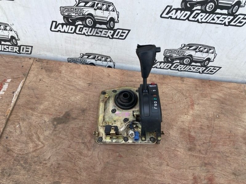 Рычаг переключения кпп Toyota Land Cruiser HDJ81 1HD-FT (б/у)