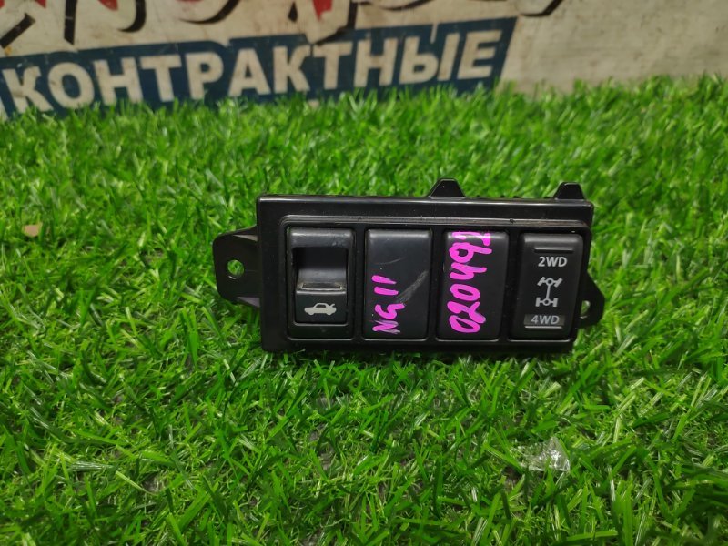 Кнопка открывания багажника NISSAN BLUEBIRD SYLPHY NG11 HR15DE (б/у)