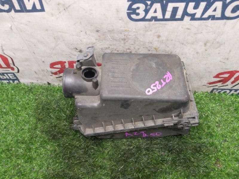 Корпус воздушного фильтра TOYOTA AVENSIS AZT250 1AZ-FSE (б/у)