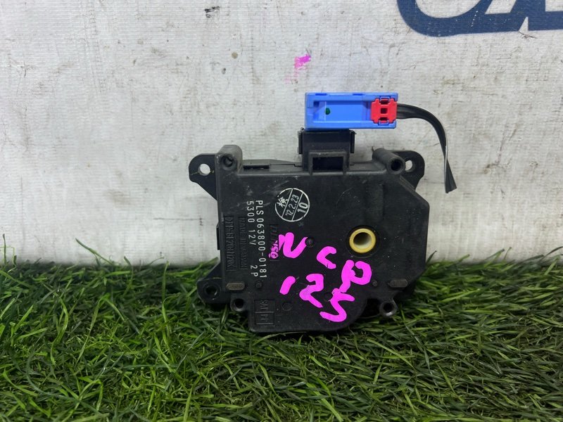 Сервопривод заслонок печки TOYOTA RACTIS NCP125 1NZ-FE (б/у)