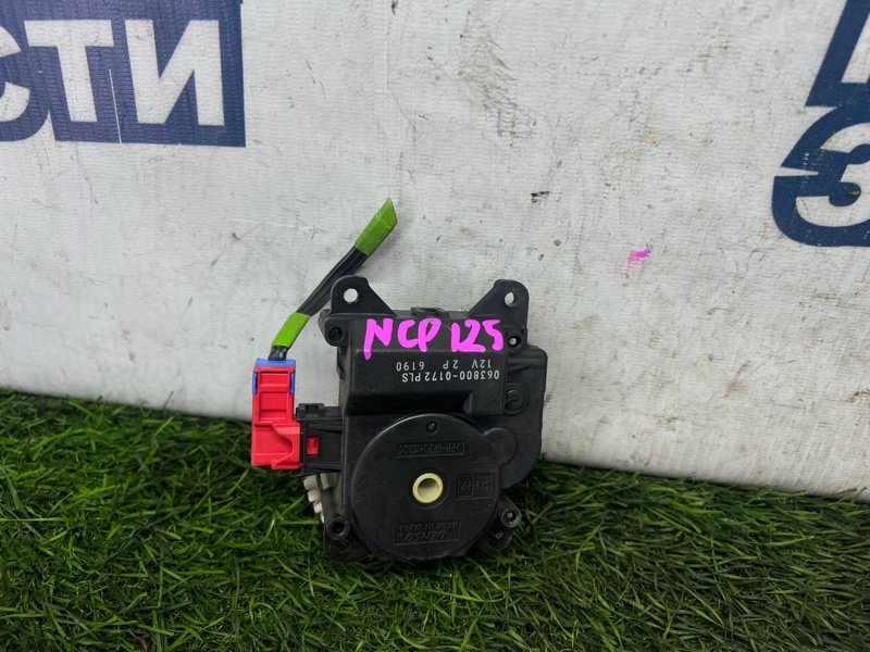 Сервопривод заслонок печки TOYOTA RACTIS NCP125 1NZ-FE (б/у)