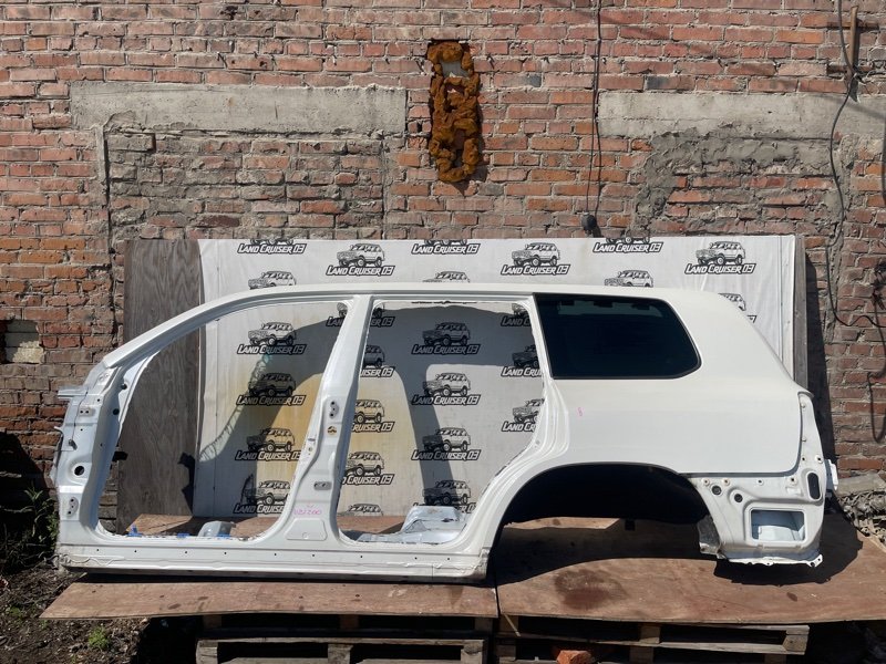 Стойка кузова TOYOTA LAND CRUISER UZJ200 2UZ-FE левая (б/у)