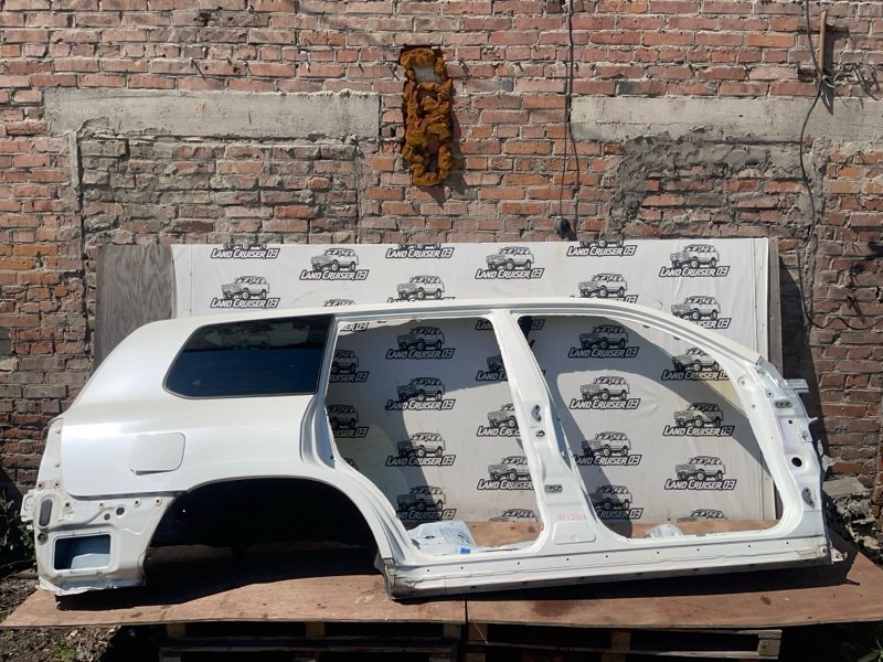 Стойка кузова TOYOTA LAND CRUISER UZJ200 2UZ-FE правая (б/у)