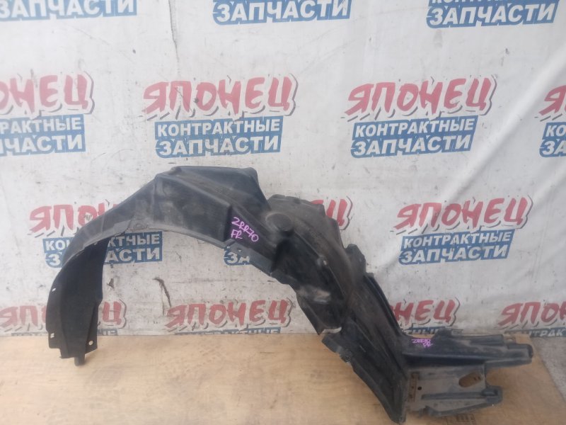 Подкрылок TOYOTA HOAH ZRR70 3ZR-FAE передний правый (б/у)