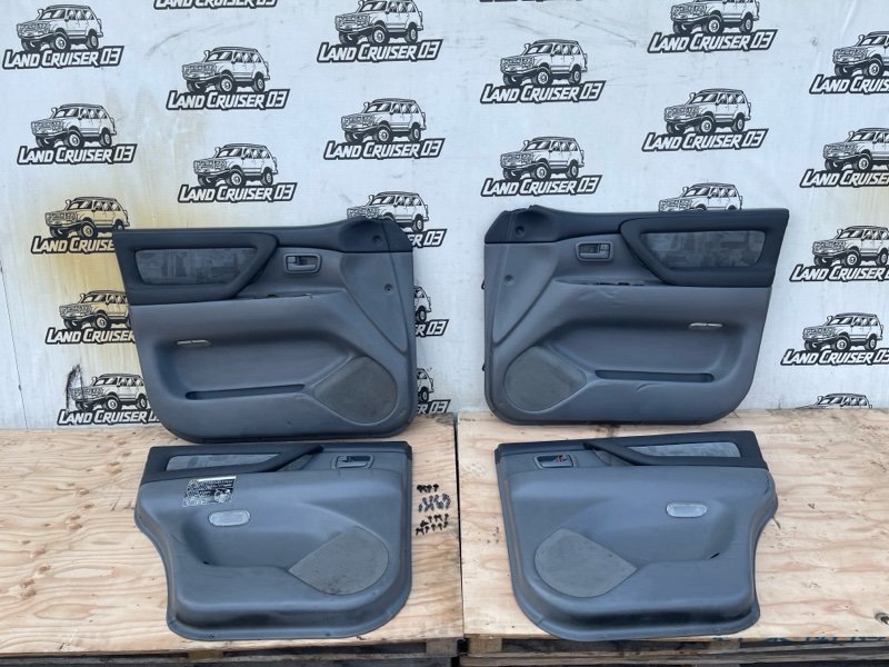 Обшивка двери TOYOTA LAND CRUISER HDJ101 1HD-FTE (б/у)