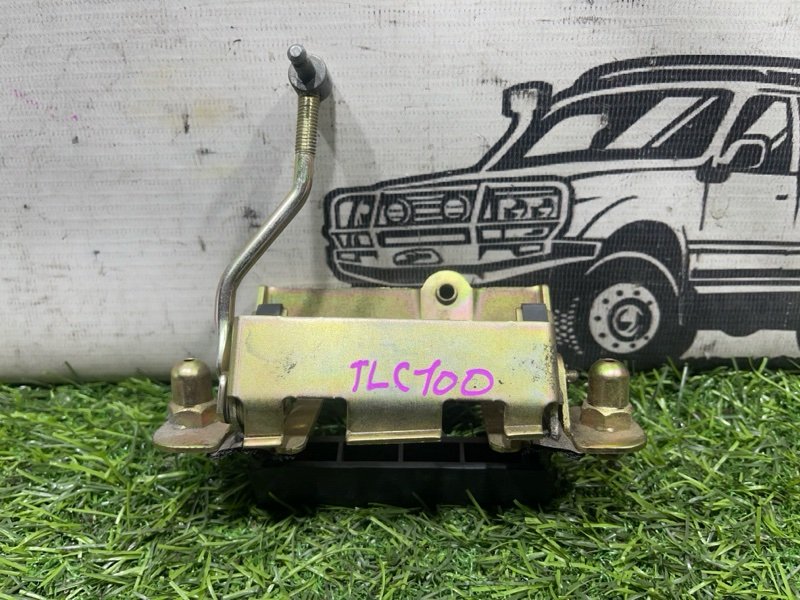 Ручка двери багажника TOYOTA LAND CRUISER UZJ100 2UZ-FE (б/у)