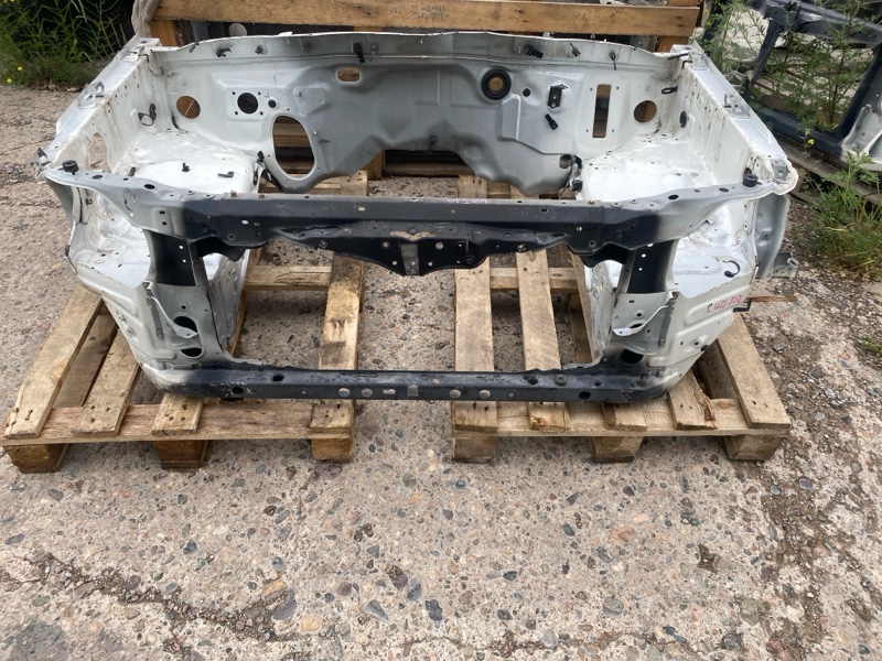 РАМКА РАДИАТОРА TOYOTA LAND CRUISER UZJ200 2UZ-FE (б/у)