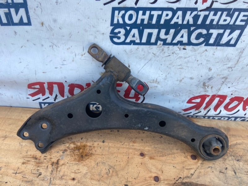 Рычаг нижний TOYOTA ALPHARD MNH15 1MZ-FE передний правый (б/у)