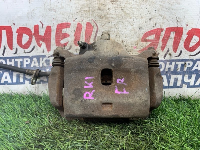 Суппорт HONDA STEPWGN RK1 R20A передний правый (б/у)