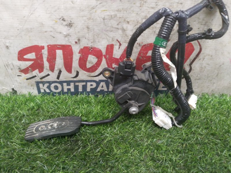 Педаль газа Nissan NOTE NE12 HR12DE (б/у)