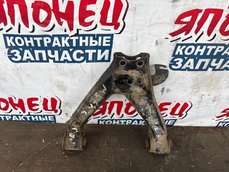 Рычаг верхний MITSUBISHI PAJERO V75W 6G74 2002 задний правый (б/у)