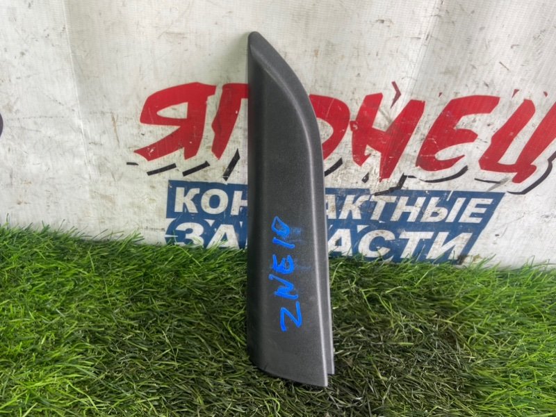 Уголок двери внутренний TOYOTA WISH ZNE10 1ZZ-FE передний левый (б/у)