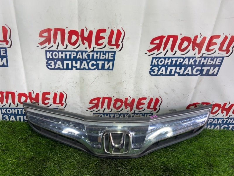 Решетка радиатора HONDA FIT GP1 LDA (б/у)