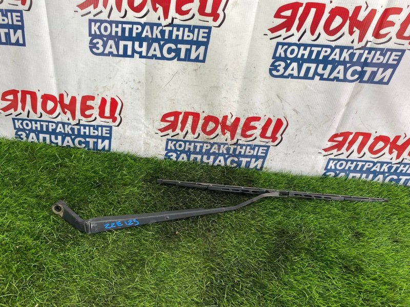 Дворник двери багажника TOYOTA COROLLA FIELDER ZZE123 2ZZ-GE (б/у)