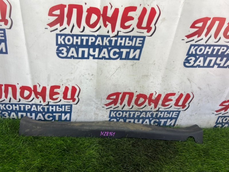 Накладка на порог TOYOTA COROLLA FIELDER NZE161 1NZ-FE передняя правая (б/у)