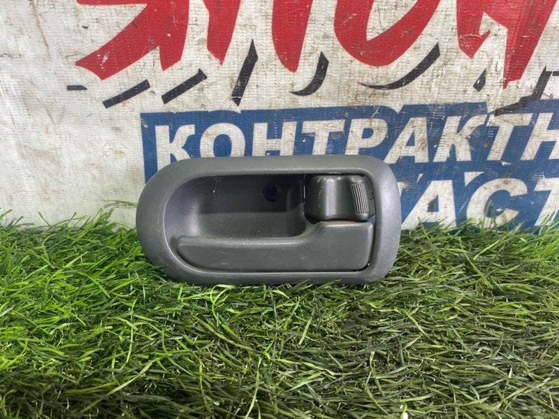 Ручка двери внутренняя HONDA LOGO GA3 D13B задняя правая (б/у)