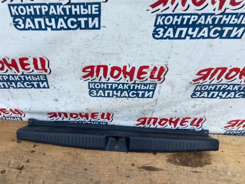 Накладка замка багажника TOYOTA CALDINA ST210 3S-FE (б/у)