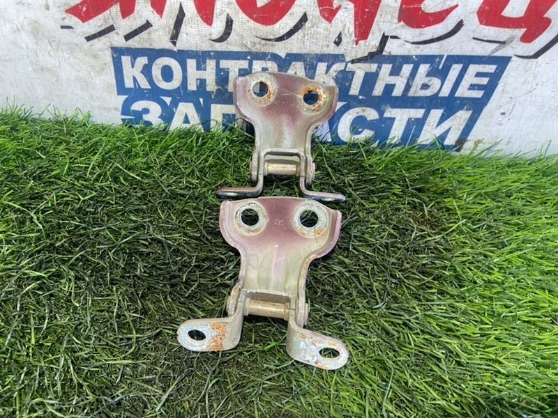 Петля двери TOYOTA PASSO KGC10 1KR-FE передняя левая (б/у)