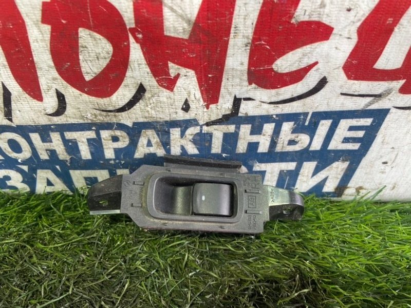 Кнопка стеклоподъемника SUBARU LEGACY BP5 EJ204 задняя правая (б/у)