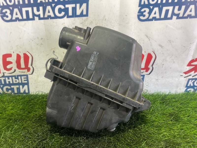 Корпус воздушного фильтра TOYOTA SIENTA NCP81 1NZ-FE (б/у)