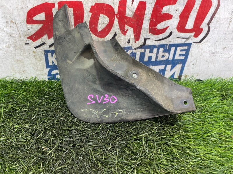 Брызговик TOYOTA CAMRY SV30 4S-FE передний правый (б/у)