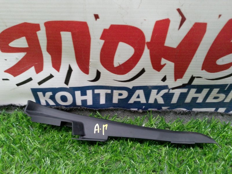 Уголок решетки под дворники TOYOTA PRIUS ZVW30 2ZR-FXE правый
