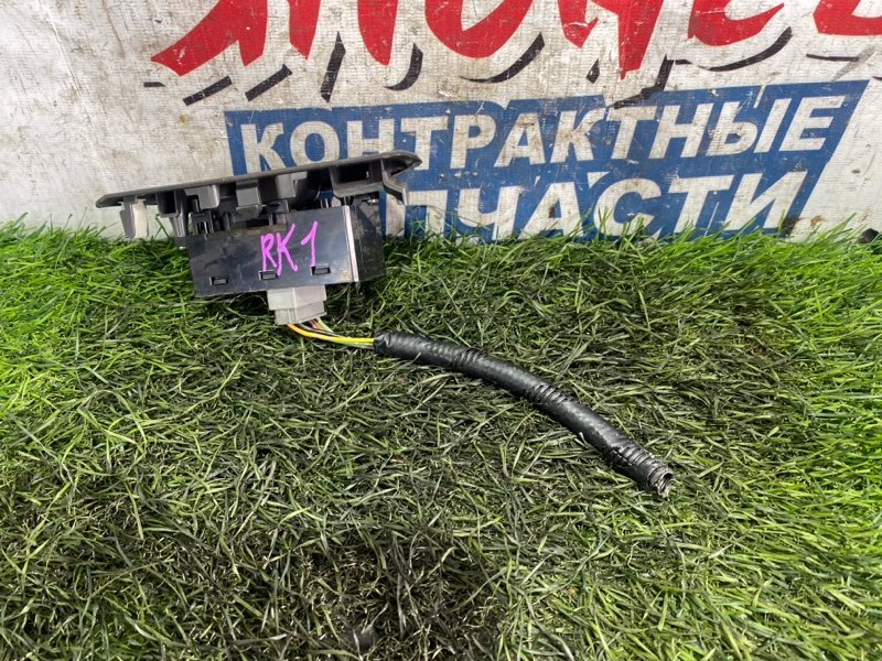 Кнопка стеклоподъемника HONDA STEPWGN RK1 R20A задняя правая (б/у)