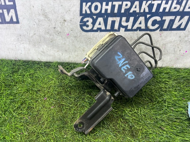 Блок abs TOYOTA WISH ZNE10 1ZZ-FE (б/у)