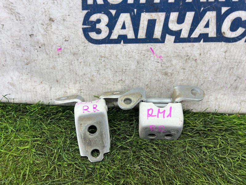 Петля двери HONDA CRV RM1 R20A передняя (б/у)