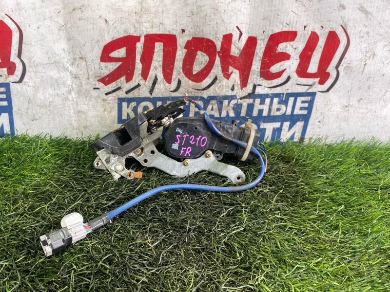 Замок двери TOYOTA CALDINA ST210 3S-FE передний правый (б/у)