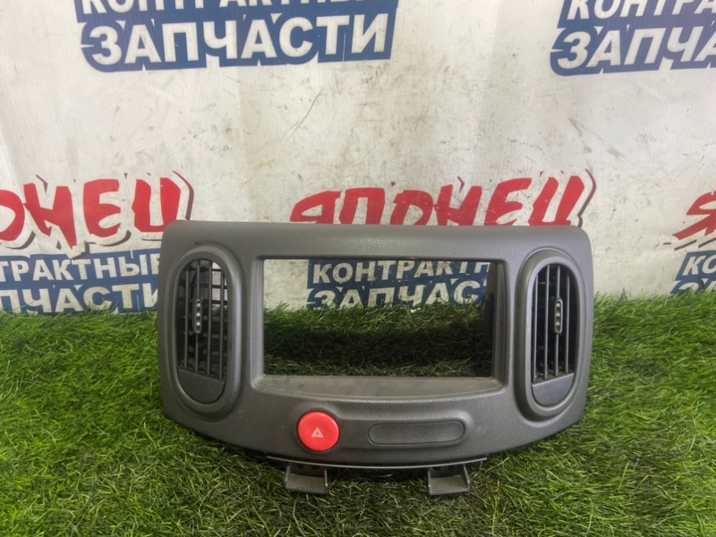 Консоль магнитофона NISSAN CUBE Z12 HR15DE (б/у)