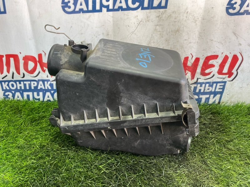 Корпус воздушного фильтра TOYOTA WISH ZNE10 1ZZ-FE (б/у)