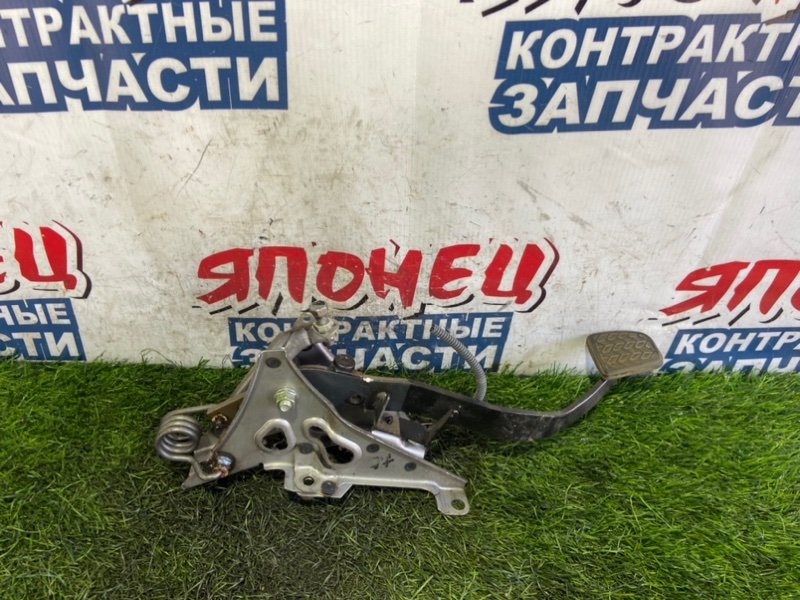 Педаль сцепления TOYOTA COROLLA FIELDER ZZE123 2ZZ-GE (б/у)