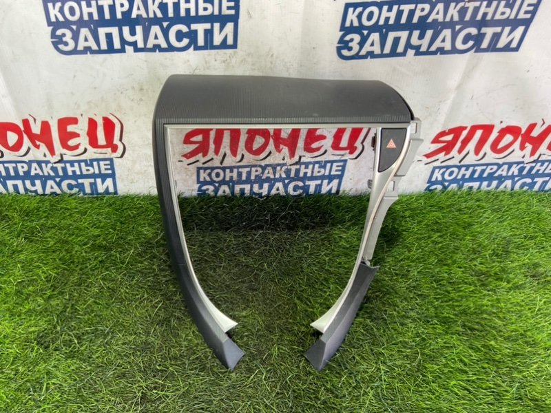 Консоль магнитофона TOYOTA RACTIS NCP125 1NZ-FE (б/у)