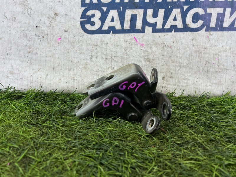 Петля двери HONDA FIT GD1 L13A передняя правая (б/у)