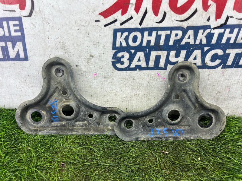 Крепление балки подвески Toyota CROWN JZS151 1JZ-GE переднее (б/у)