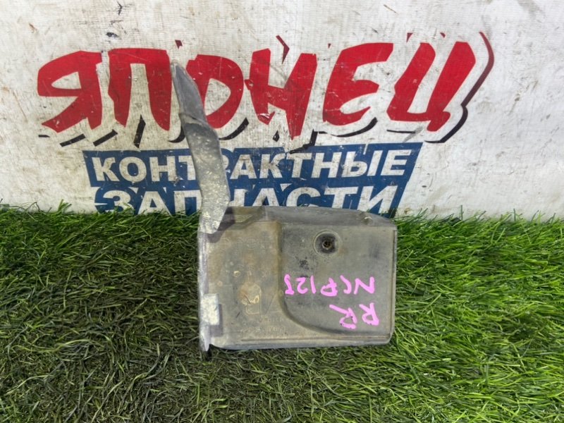 Брызговик TOYOTA RACTIS NCP125 1NZ-FE задний правый (б/у)