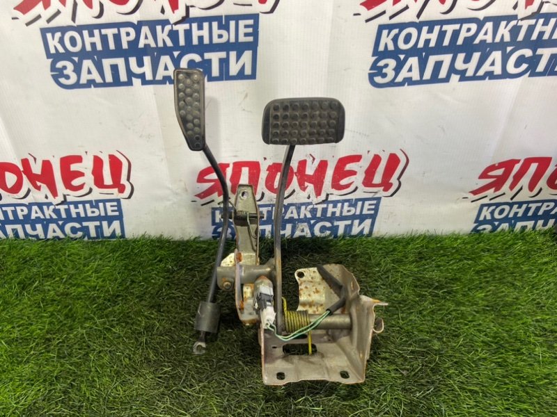 Педаль тормоза Daihatsu YRV M201G K3VE (б/у)