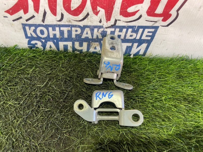 Петля двери HONDA STREAM RN6 R18A задняя левая (б/у)