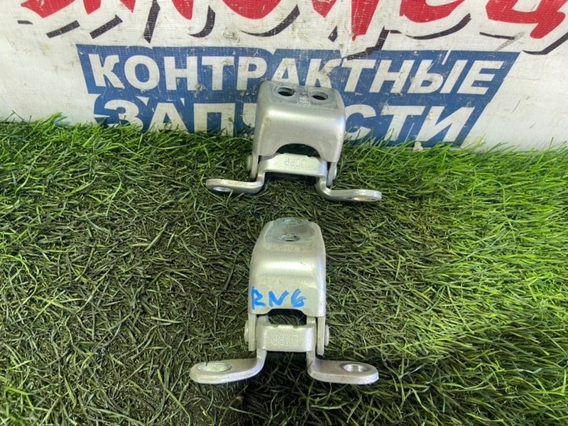 Петля двери HONDA STREAM RN6 R18A задняя правая (б/у)
