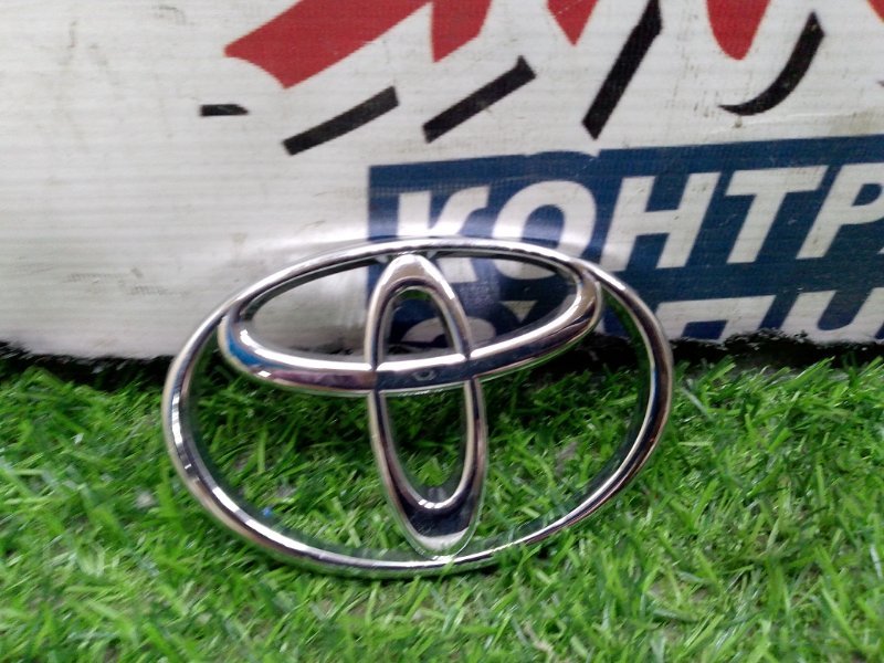 Эмблема TOYOTA LAND CRUISER UZJ100 передняя