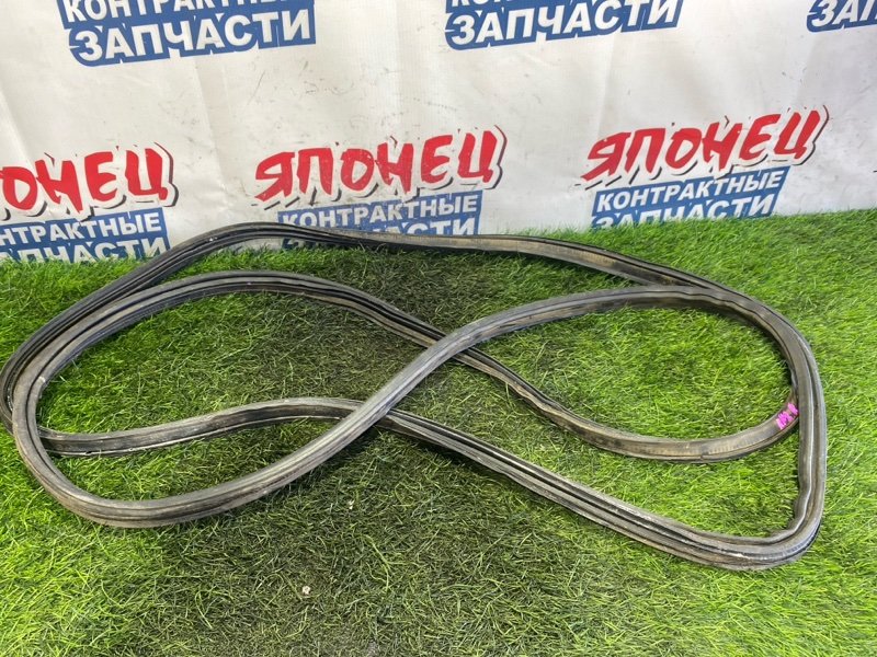 Уплотнительная резинка багажника HONDA STEPWGN RF2 B20B (б/у)