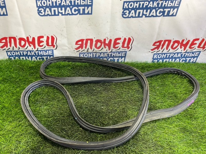 Уплотнительная резинка багажника TOYOTA RACTIS NCP125 1NZ-FE (б/у)