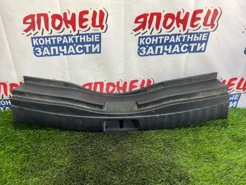 Накладка замка багажника TOYOTA RACTIS NCP125 1NZ-FE (б/у)