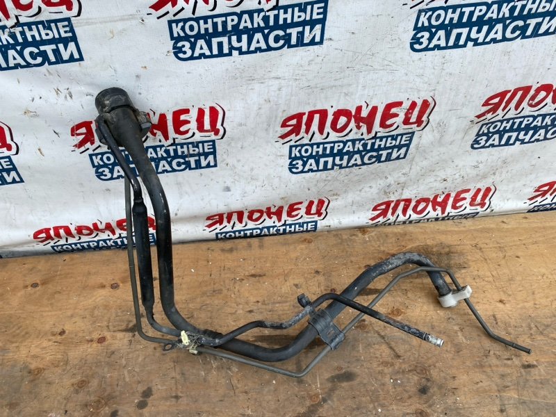 Горловина топливного бака TOYOTA RACTIS NCP125 1NZ-FE (б/у)